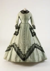 Vestido de seda verde claro con encaje aplicado hecho a máquina, 1860s